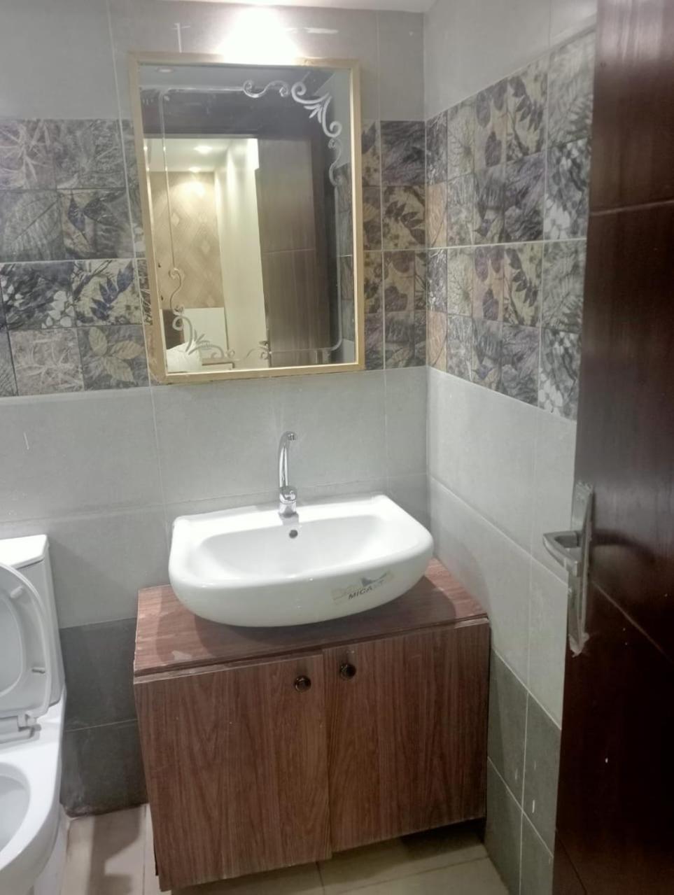 لأصحاب الرقي والفخامة راقية عالية الجودة والتميز في المهندسين قريب جامعة الدول والنيل Apartment